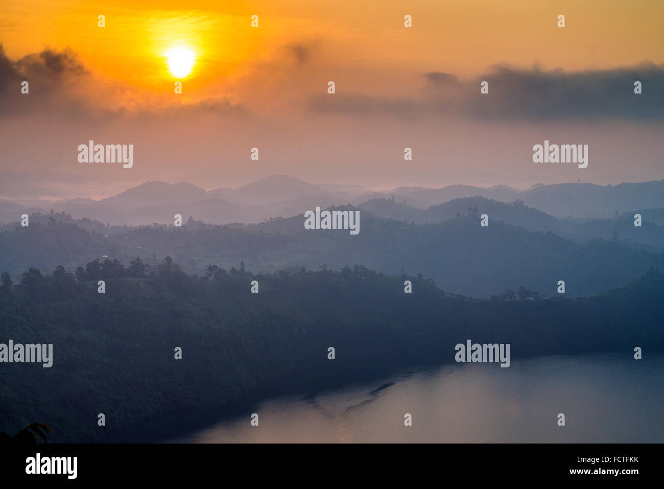 Il cratere del lago Chema, nei pressi del Rubirizi, Uganda, Africa. Foto Stock