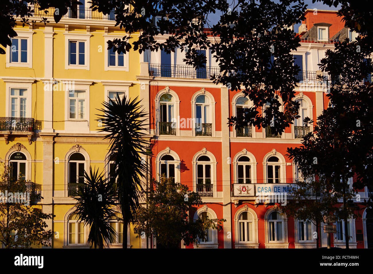 Il Portogallo, Lisbona, edificio anteriore su Jardim do Principe Real Foto Stock