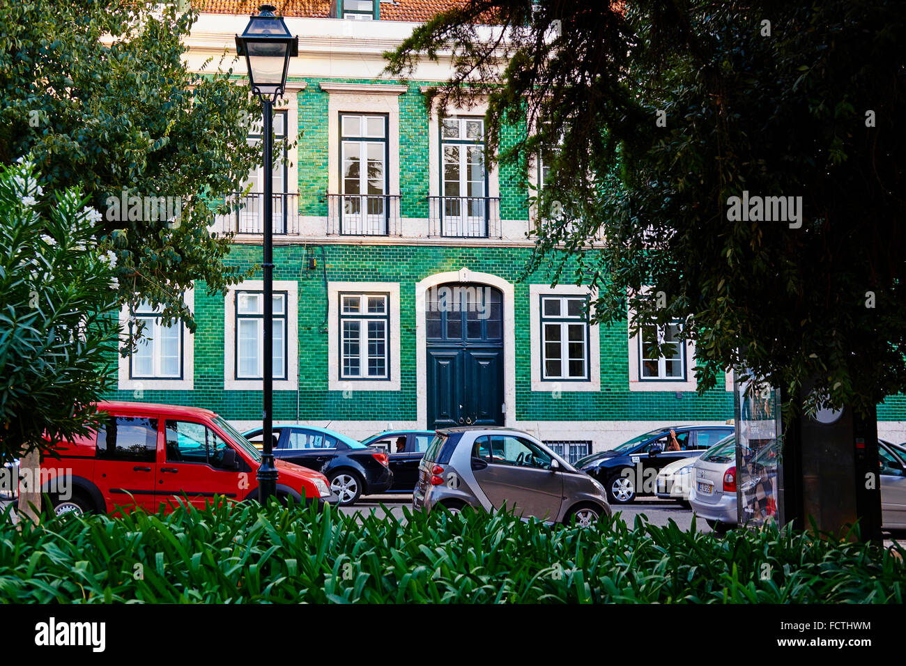 Il Portogallo, Lisbona, edificio anteriore su Jardim do Principe Real Foto Stock