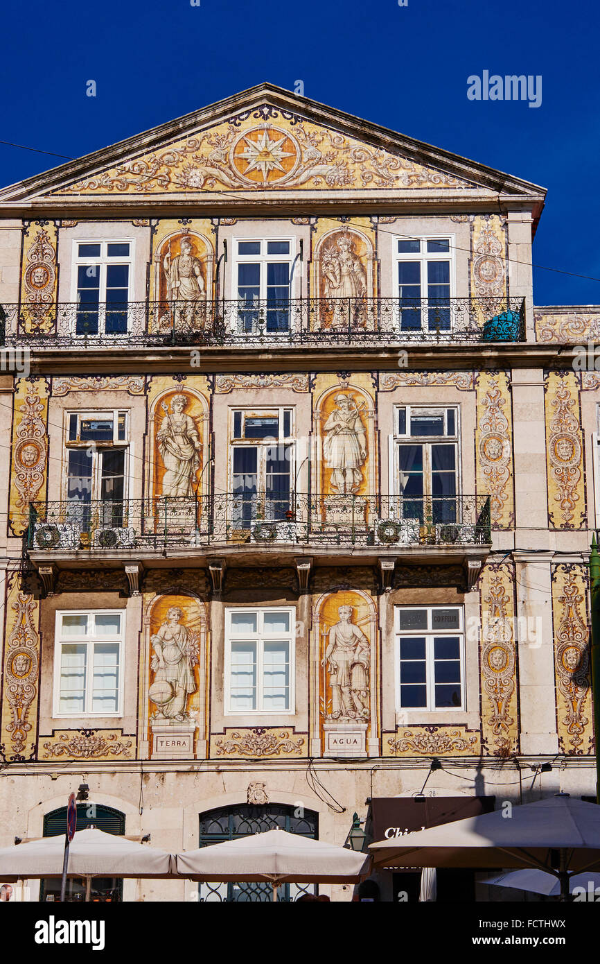 Il Portogallo, Lisbona, edificio anteriore in Trindade street nel Bairro Alto Foto Stock