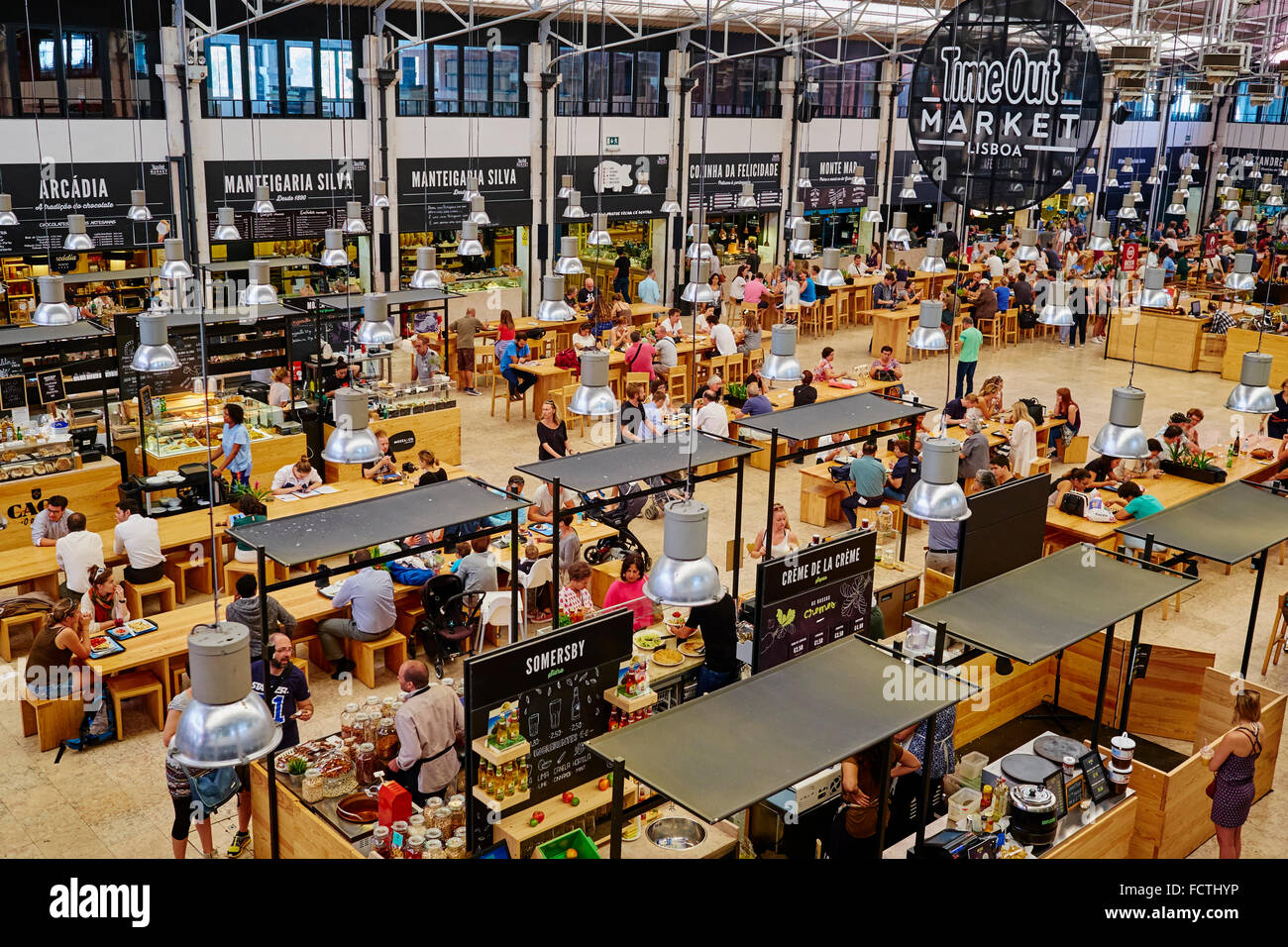 Il Portogallo, Lisbona, food court Time Out Mercado da Ribeira Foto Stock