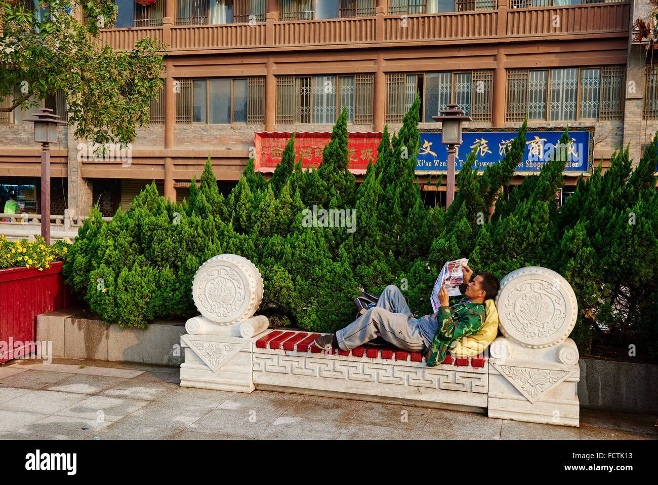 Cina, provincia di Shaanxi, Xian, il tempo di lettura Foto Stock