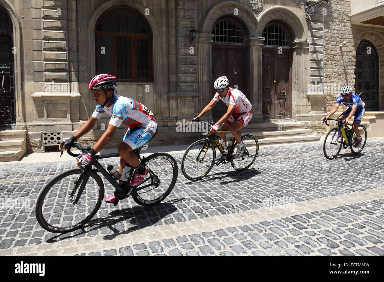 Uomini la gara su strada ciclismo. La città vecchia. Baku2015. 1° European Games. Baku. Azerbaigian. 21/06/2015 Foto Stock