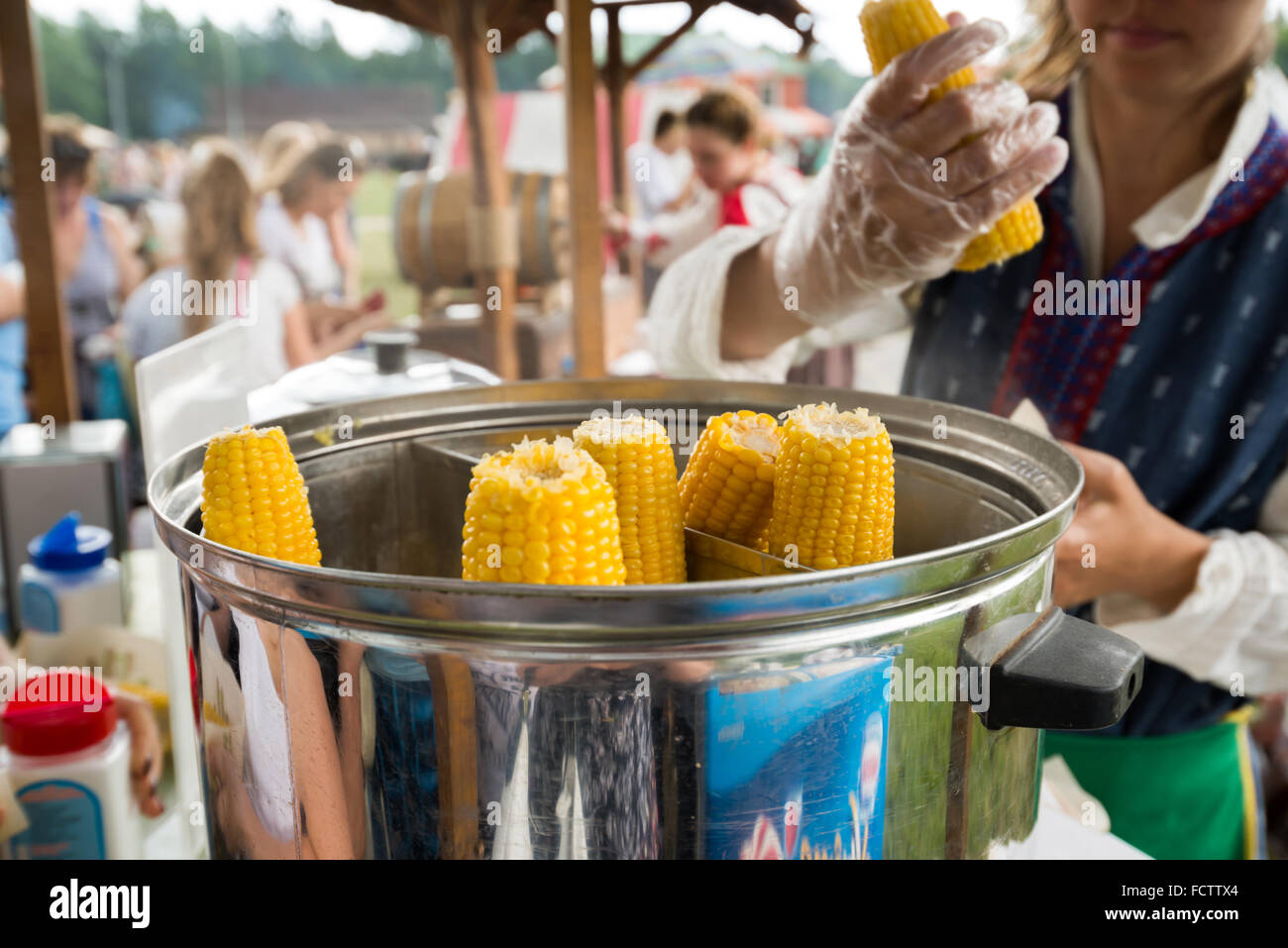 Street vendita di mais bollito Foto Stock