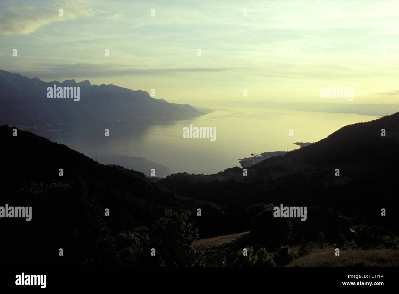 CHE, Svizzera, vista da Caux al Lago di Ginevra vicino a Montreux. CHE, Schweiz, Blick von Caux auf den Genfer vedere bei Montreux Foto Stock