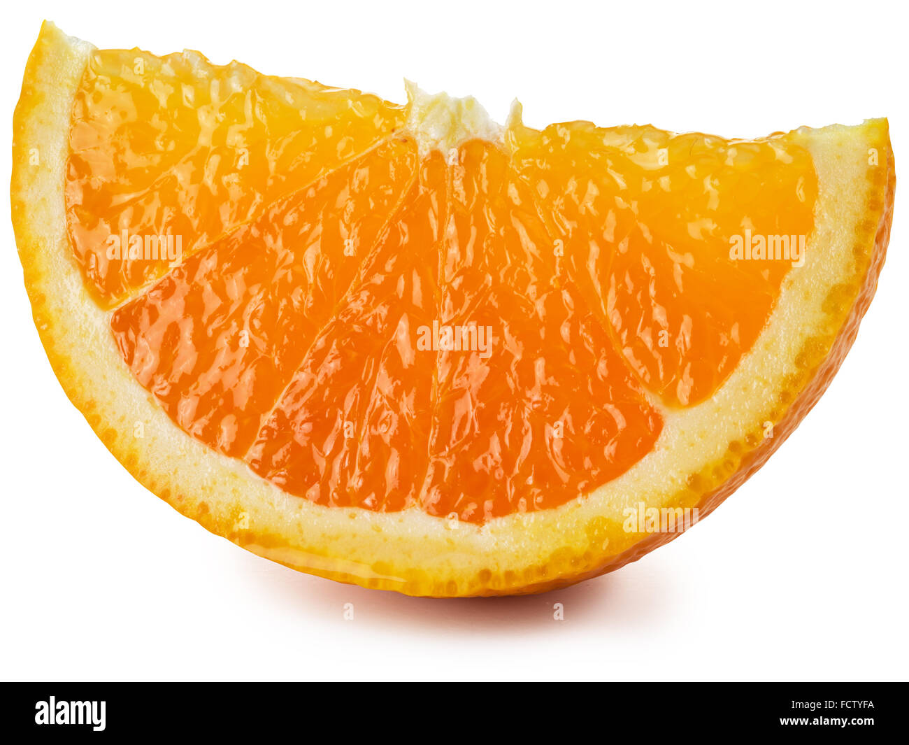 Segmento di frutta di arancia. Il file contiene i tracciati di ritaglio. Foto Stock