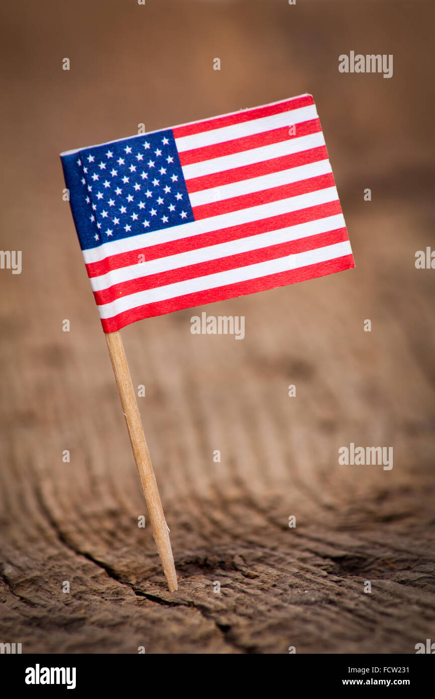 Stilizzata bandiera degli Stati Uniti su sfondo di legno Foto Stock