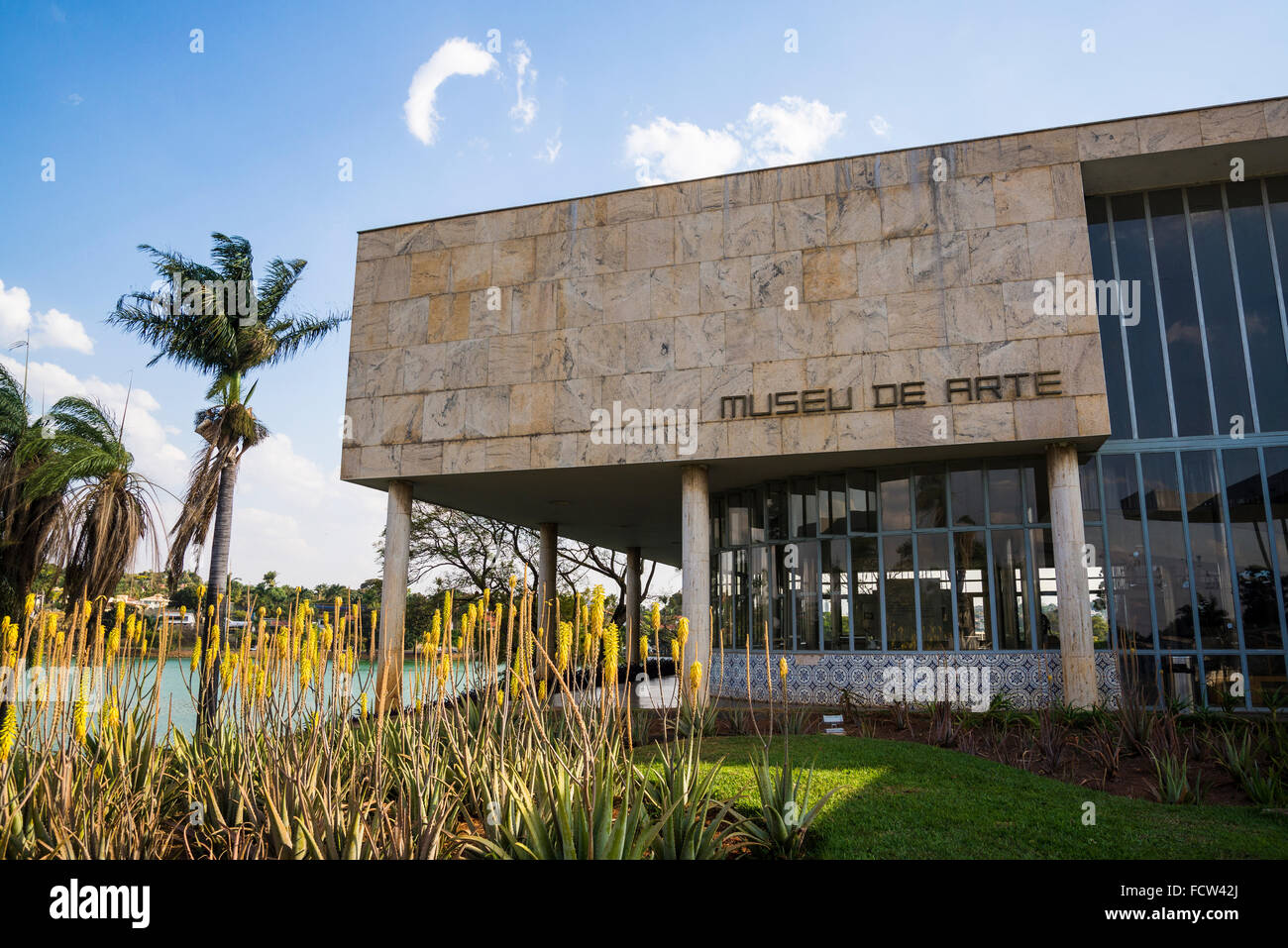 Il Museu de Arte Da Pampulha, arte museo progettato dall architetto Oscar Niemeyer, Pampulha, Belo Horizonte, Minas Gerais, Brasile Foto Stock