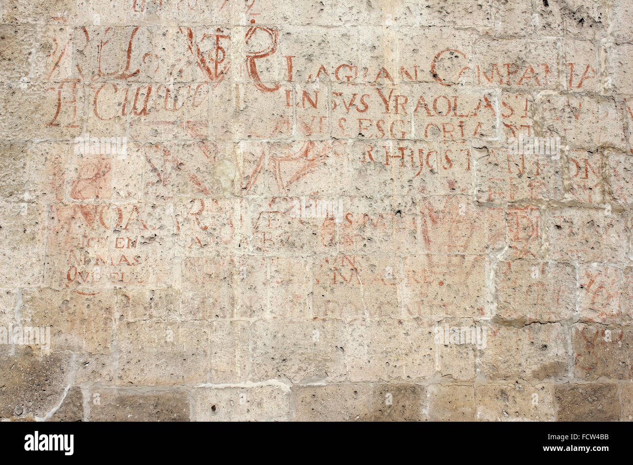 Scrittura originale su una parete della storica Chiesa Gesuita e la Iglesia de La Compania in Arequipa, Perù Foto Stock