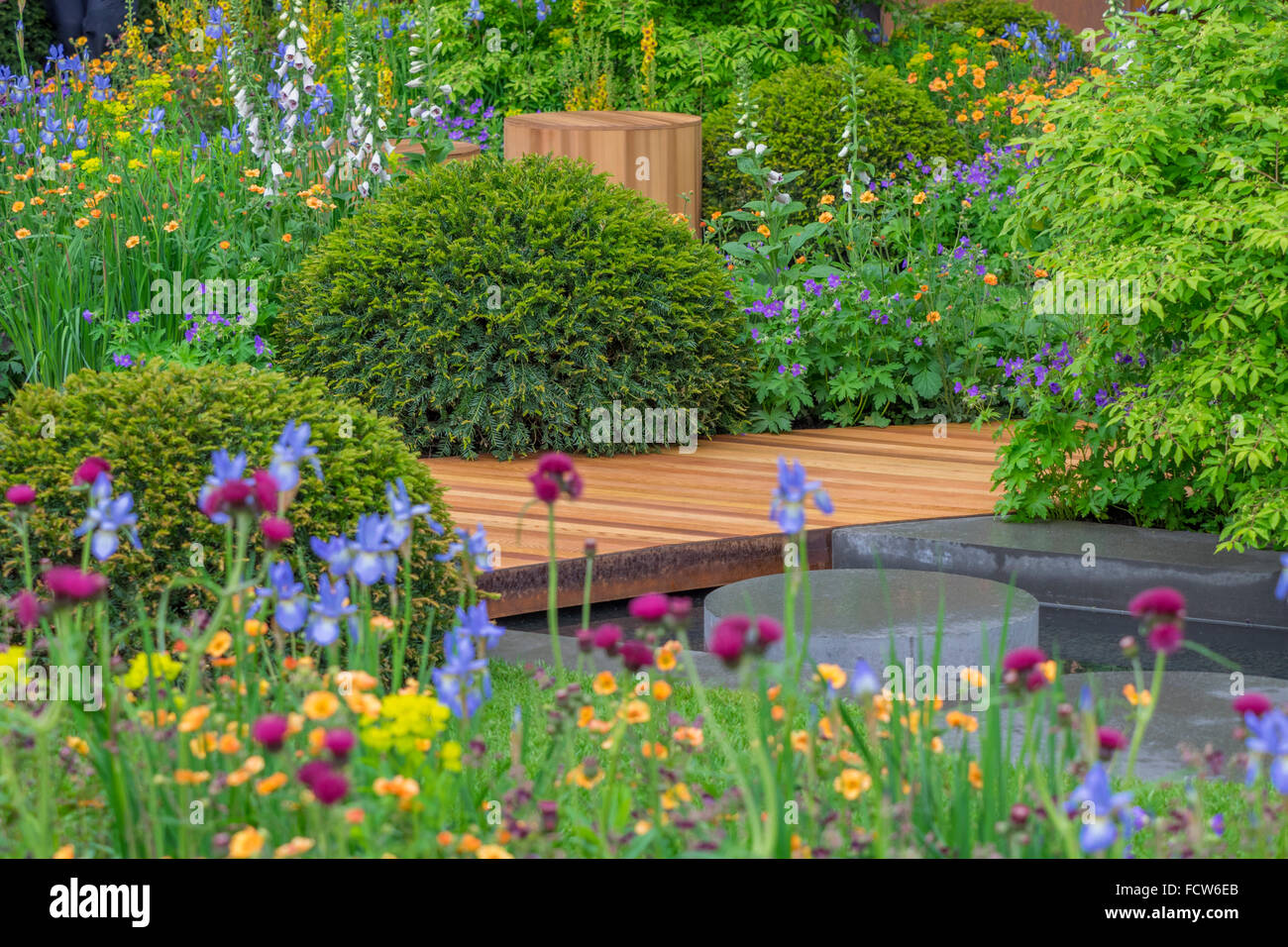 Il giardino Homebase rifugio urbano progettato da Adam Frost. RHS Chelsea Flower Show 2015. Foto Stock