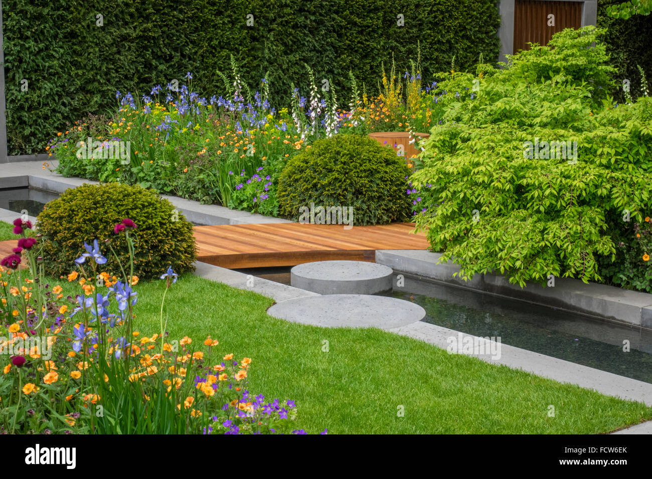 Il giardino Homebase rifugio urbano progettato da Adam Frost. RHS Chelsea Flower Show 2015. Foto Stock