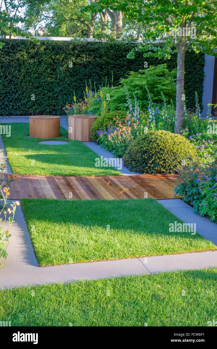 Il giardino Homebase rifugio urbano progettato da Adam Frost. RHS Chelsea Flower Show 2015. Foto Stock