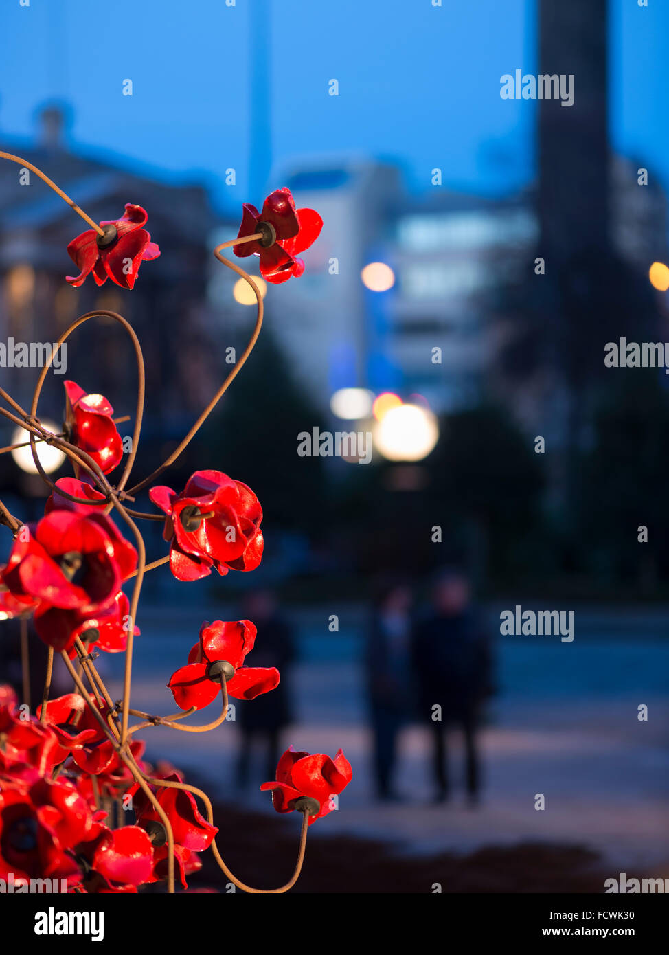 Piange la finestra di installazione di papavero a St.George's Hall di Liverpool Foto Stock