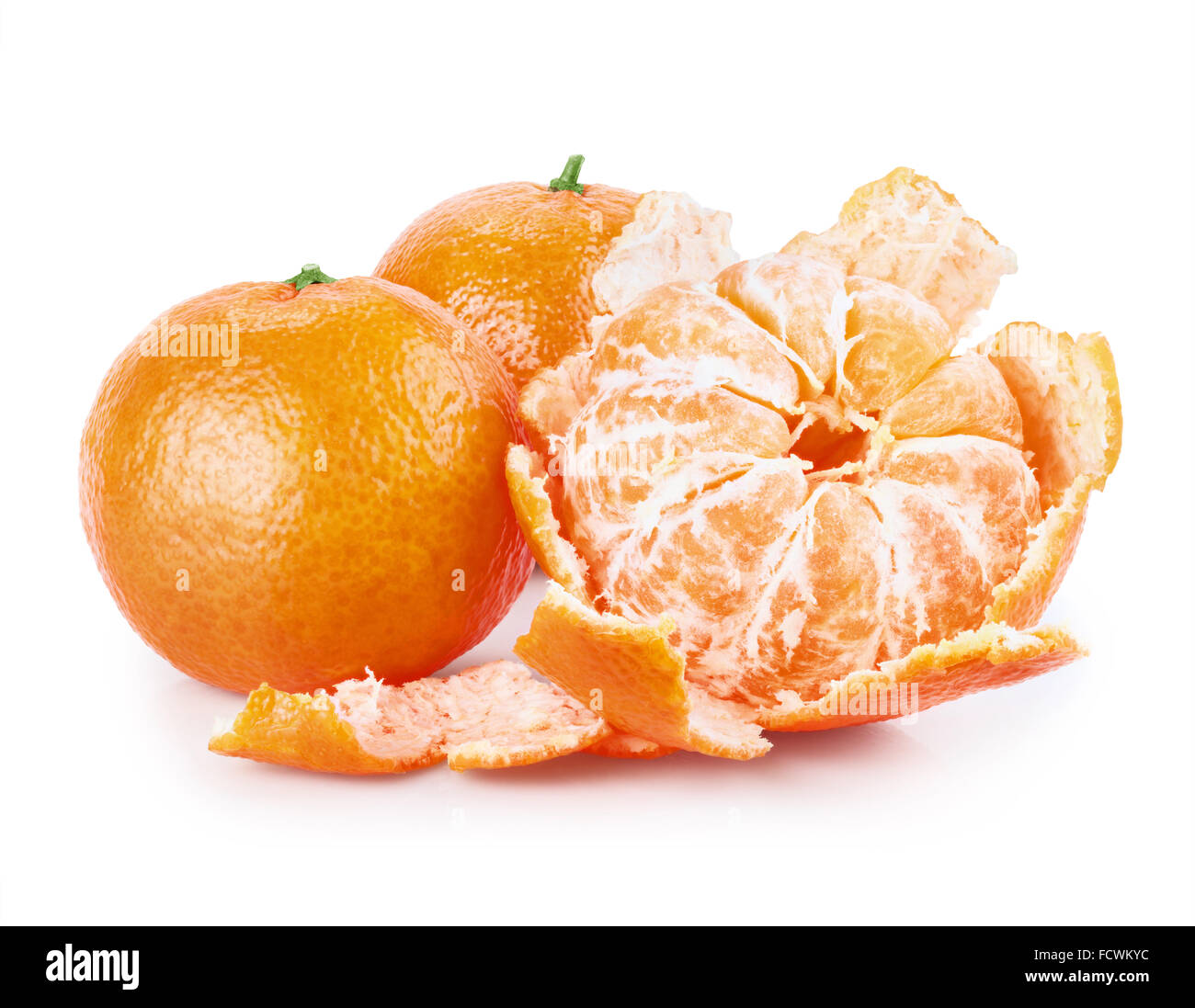 Il mandarino o mandarino frutto isolato su sfondo bianco intaglio Foto Stock