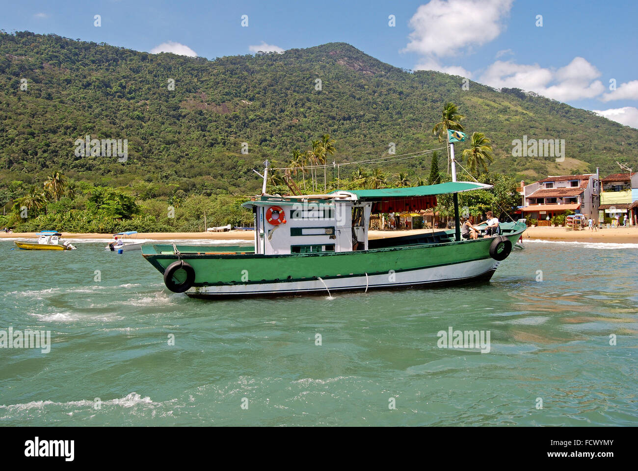 Ilha Grande Isola: vista del porto di Vila do Abraao, stato di Rio de Janeiro, Brasile Foto Stock