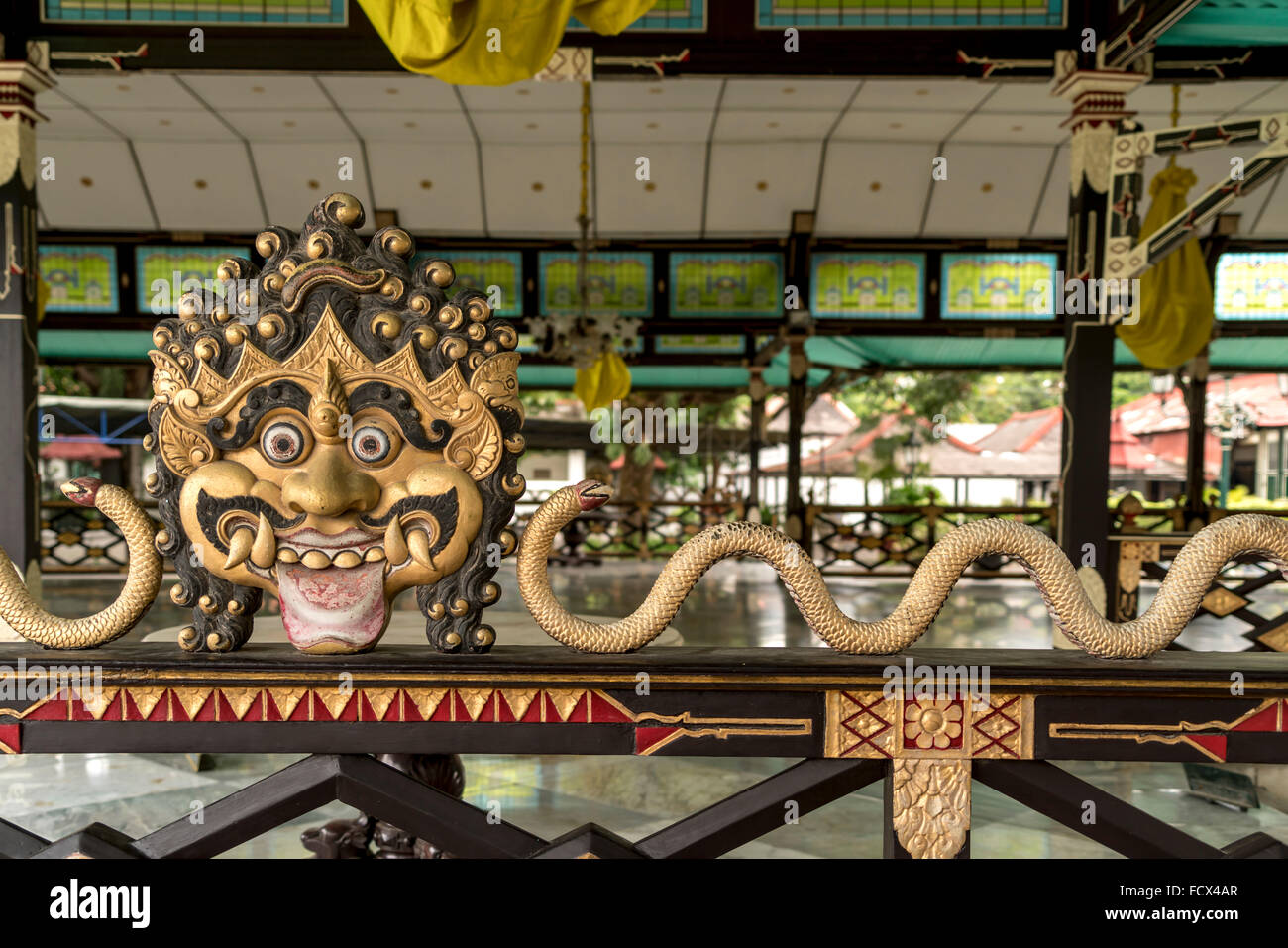 Maschera indù al Palazzo del Sultano museo / Kraton, Yogyakarta, Java, Indonesia, Asia Foto Stock