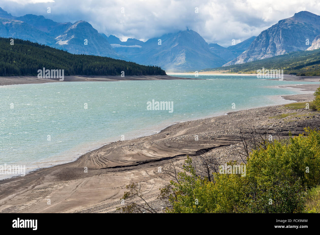 Nuvole temporalesche la raccolta di oltre il Lago Sherburne Foto Stock