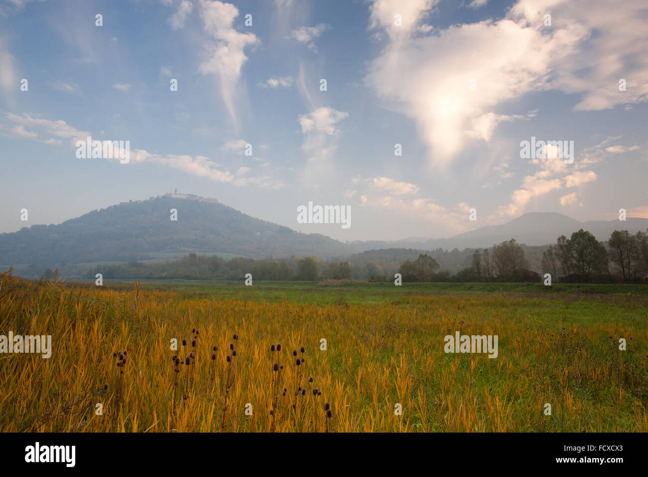 Tramonto al di sopra di Montona, Istria, Croazia Foto Stock