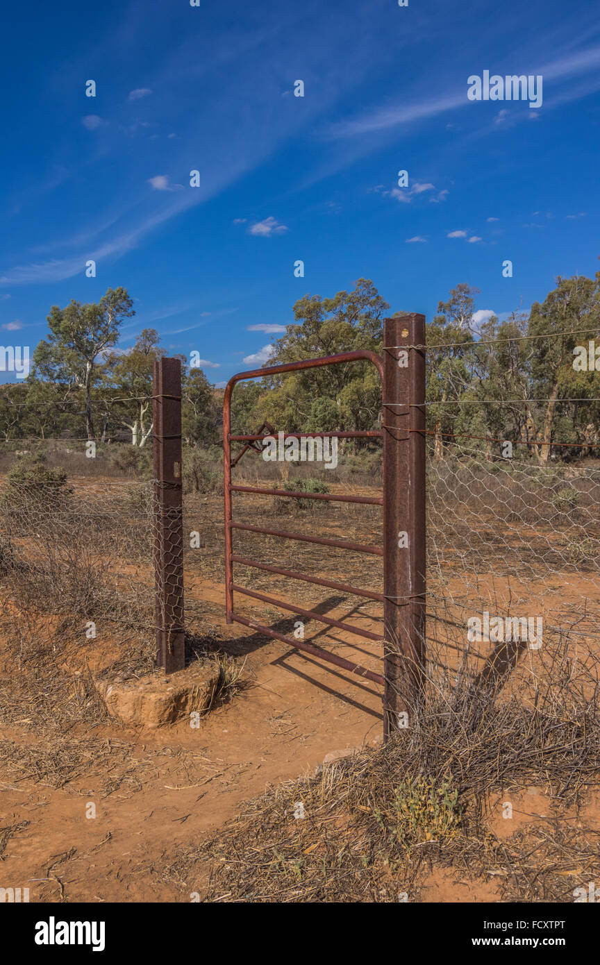 Outback South Australia vecchia fattoria abbandonata in I rangers Flinders Foto Stock