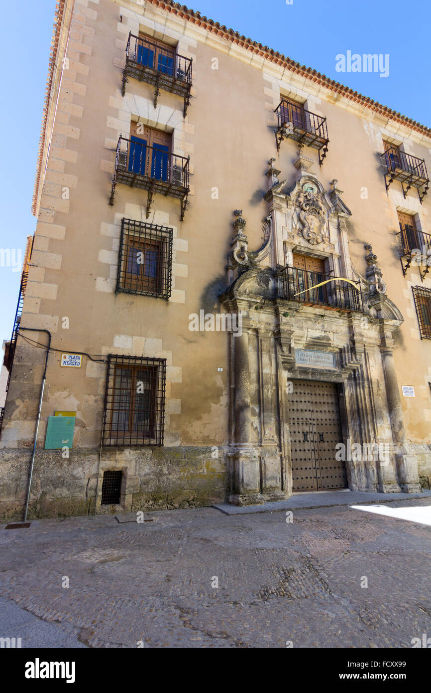 Tipiche le strade e gli edifici della famosa città di Cuenca, Spagna Foto Stock