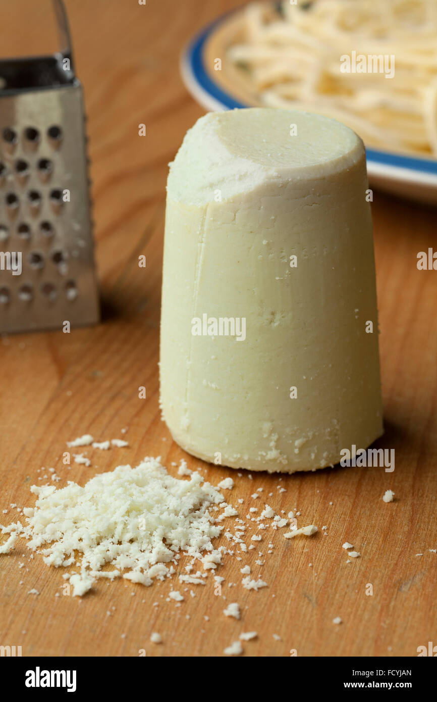 Tradizionale svizzero grattugiato formaggio Schabziger Foto Stock