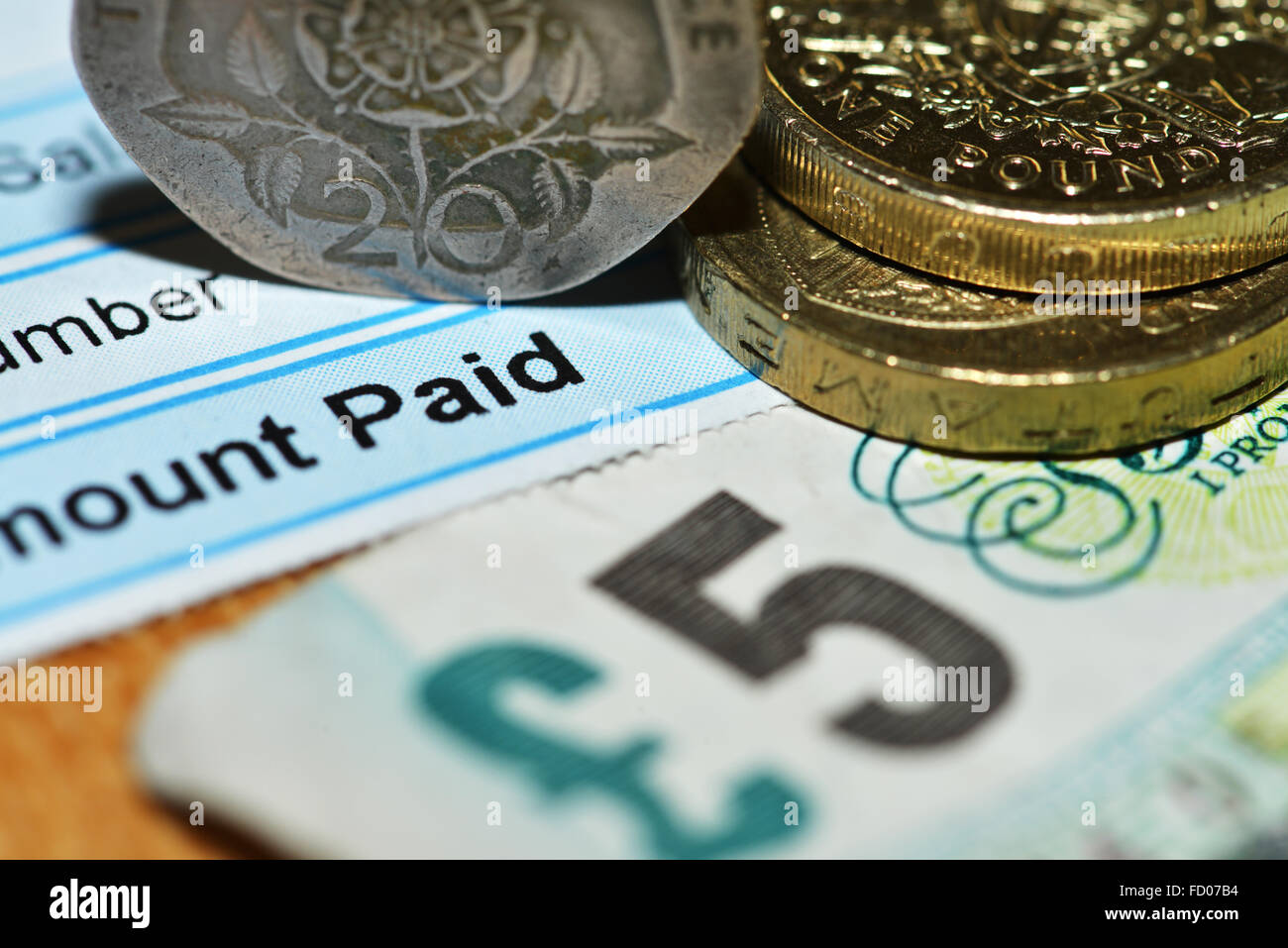 Il salario di sussistenza di £7.20 è il minimo salariale nazionale per le persone di età superiore a 25 anni a partire dal 1° aprile 2016 nel Regno Unito Foto Stock