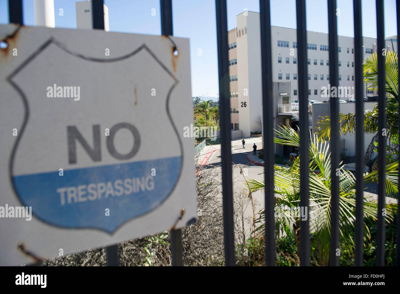 San Diego. 26 gen, 2016. Una foto scattata a gennaio 26, 2016 mostra una vista esterna del Naval Medical Center di San Diego, California, Stati Uniti. Un tiratore attivo è stato segnalato presso la Naval Medical Center di San Diego, una città di confine nel sud della California, martedì. Credito: Yang Lei/Xinhua/Alamy Live News Foto Stock