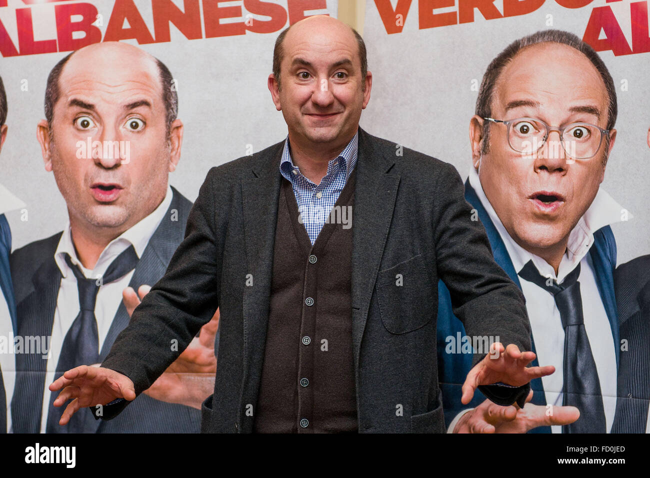 Attore italiano Antonio Albanese in posa durante il photocall di 'L'abbiamo fatta grossa ' a Napoli presso l'Hotel Vesuvio su gennaio 25,2016 (foto di Marco Iorio) Foto Stock