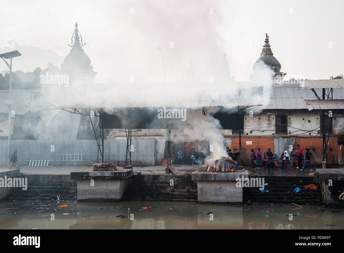 Il Nepal, Kathmandu, Pashupatinath, cremazione funerali Foto Stock