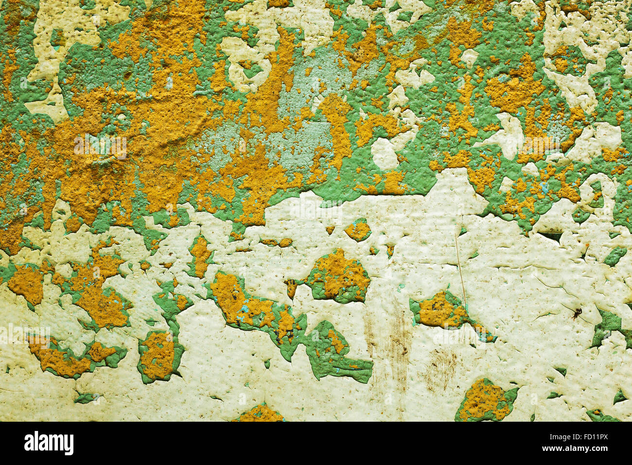 Vecchio shabby vernice su una superficie bianca Foto Stock