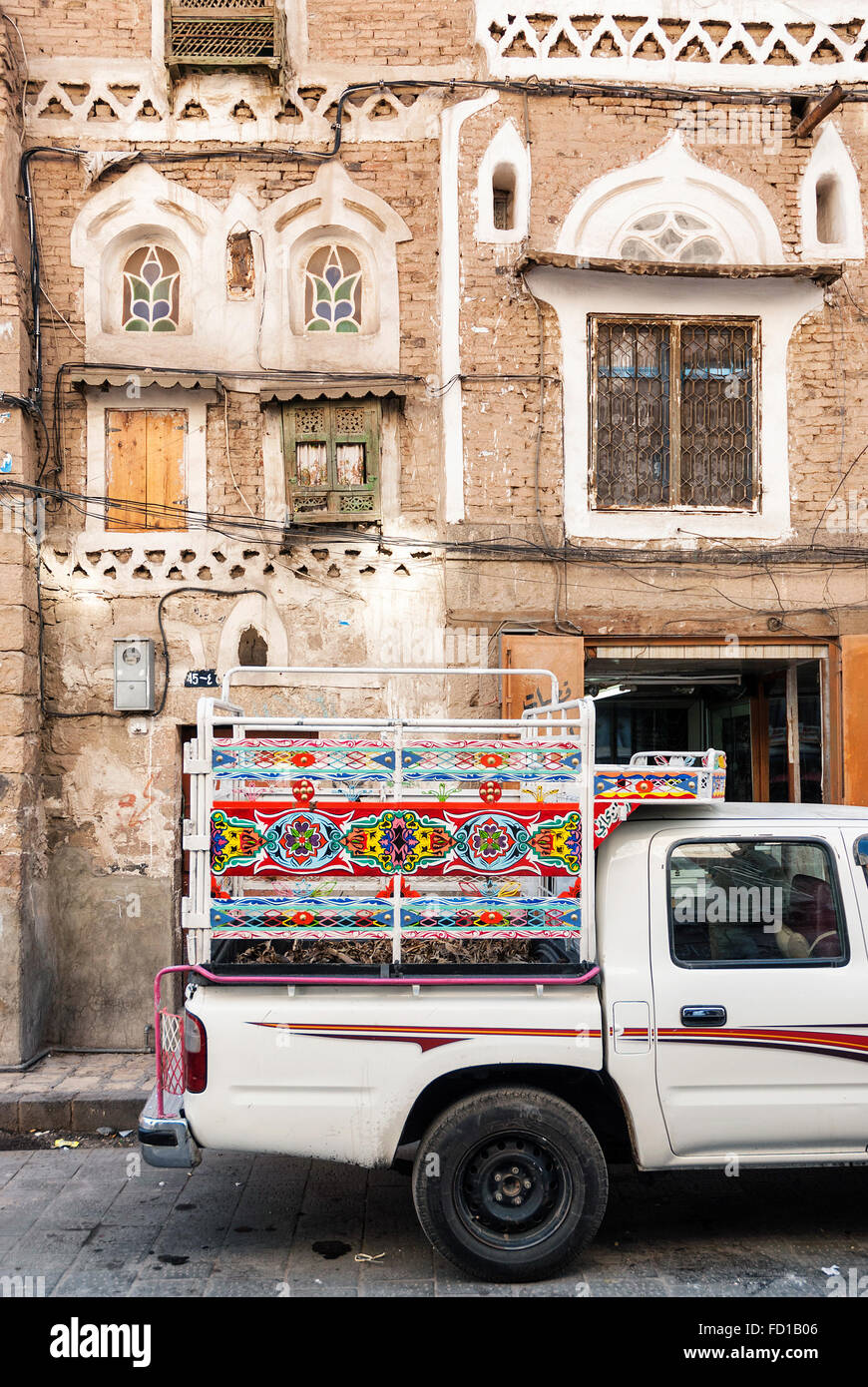 Decorate pickup truck in sanaa città vecchia in Yemen Foto Stock