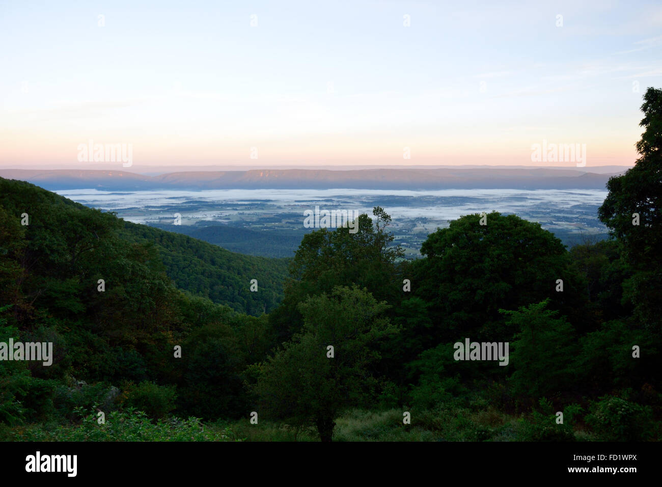 Sunrise attraverso la Shenandoah Valley Foto Stock