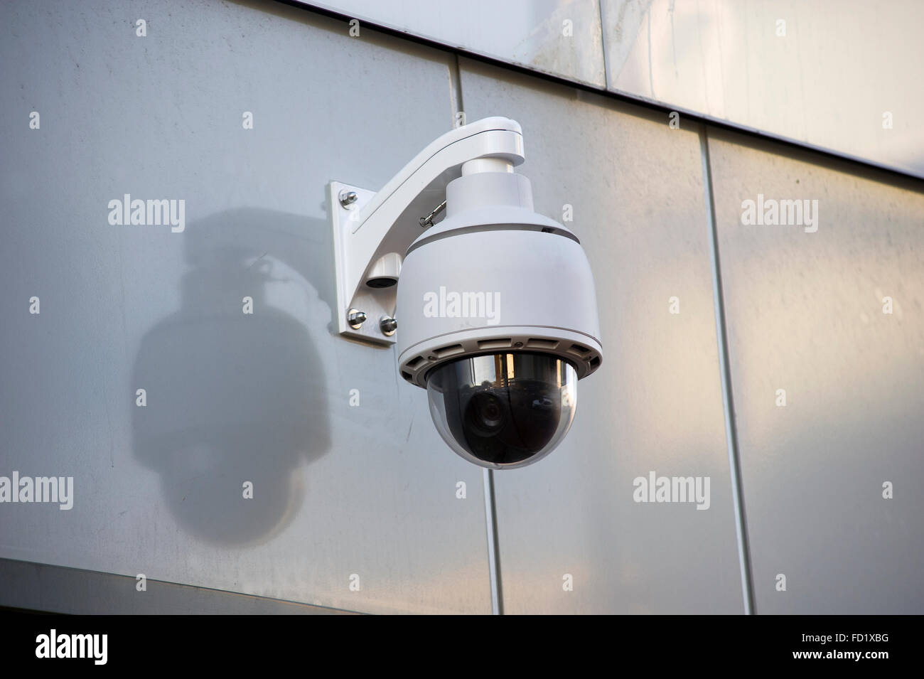 Una telecamera di sicurezza di un edificio Foto Stock