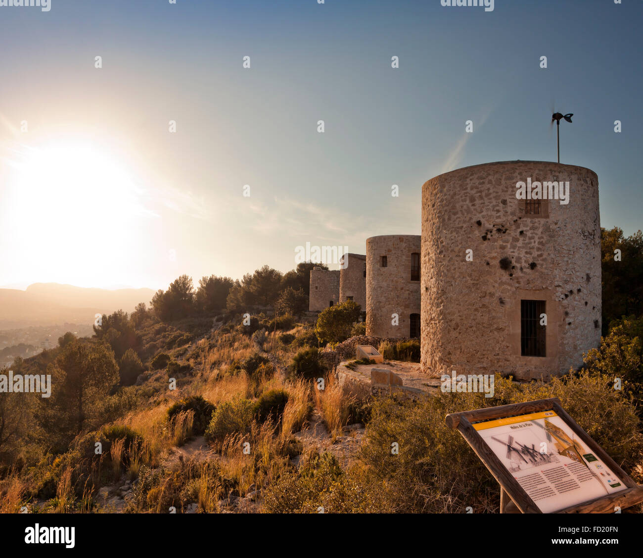 Ristrutturato anno 600 vecchi mulini a vento di San Antonio, Javea, Spagna. Foto Stock