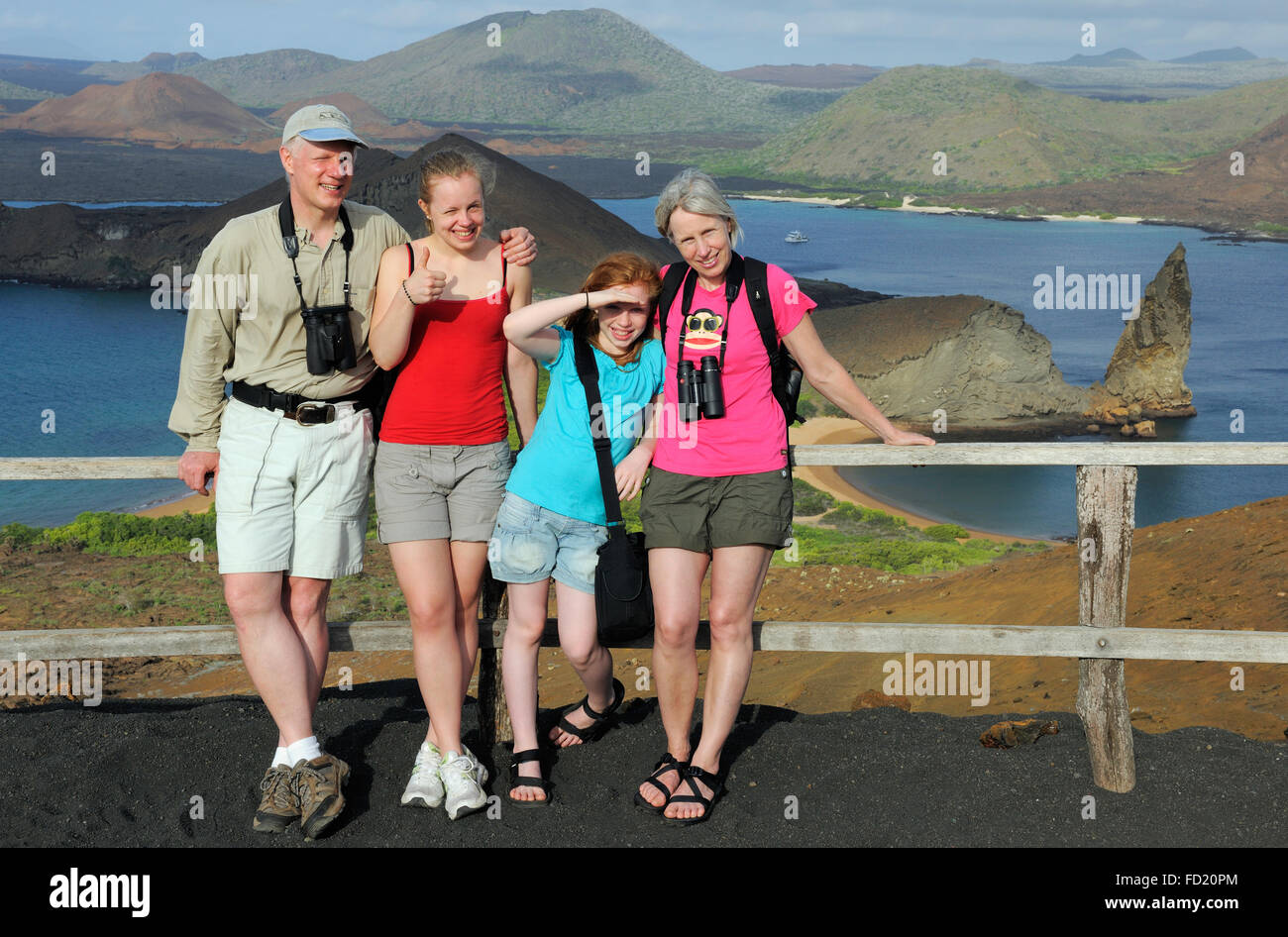 Foto di famiglia Widstrand/Rahikka, ecotourists, Bartolomeo isola, Galapagos, Ecuador. Foto Stock