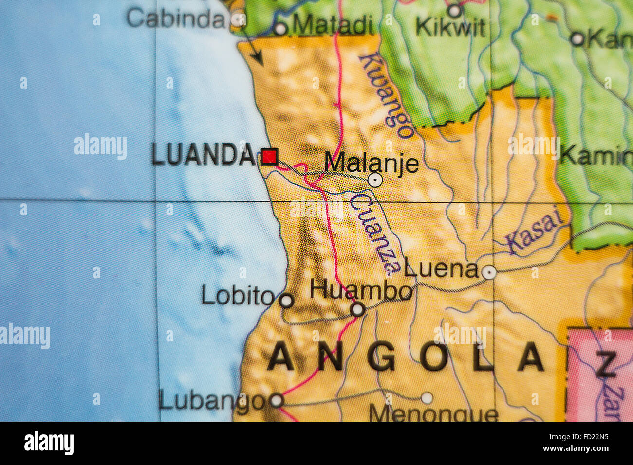 Foto di una mappa della Repubblica di Angola e la capitale Luanda . Foto Stock