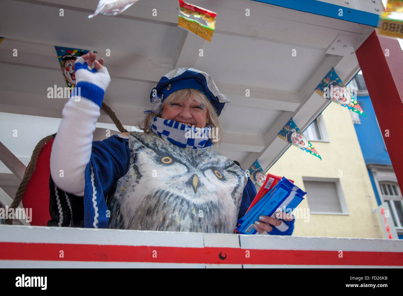 L'Europa, in Germania, in Renania settentrionale-Vestfalia, Colonia, carnevale sfilata di carnevale il Martedì grasso nel quartiere Nippes. Foto Stock