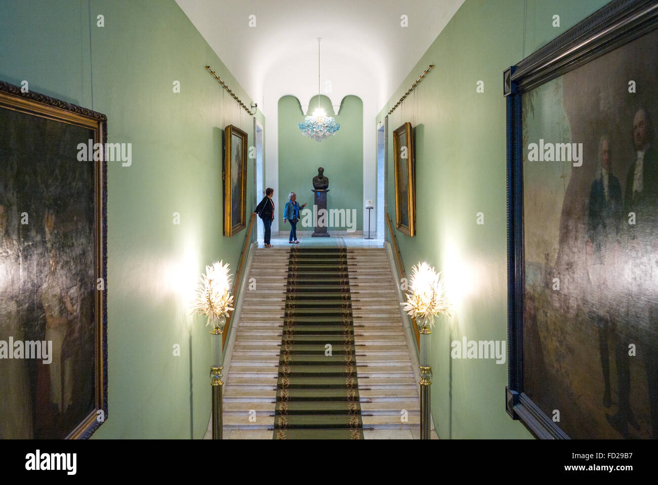 La Russia a Mosca, la scalinata d'ingresso della Galleria Tretjakov Foto Stock