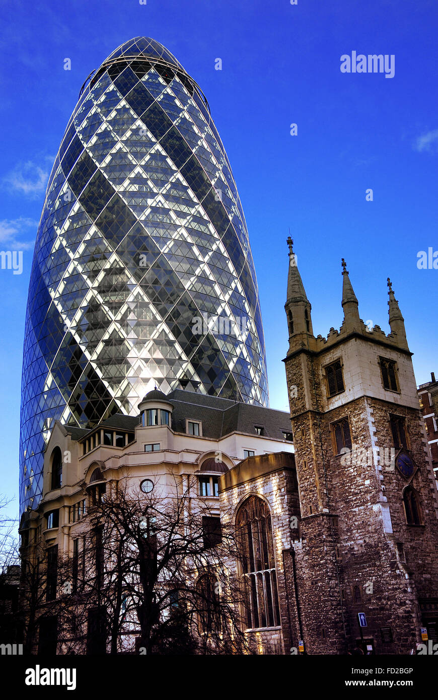 Swiss Re Building " il Gherkin' , nel distretto finanziario londinese Foto Stock