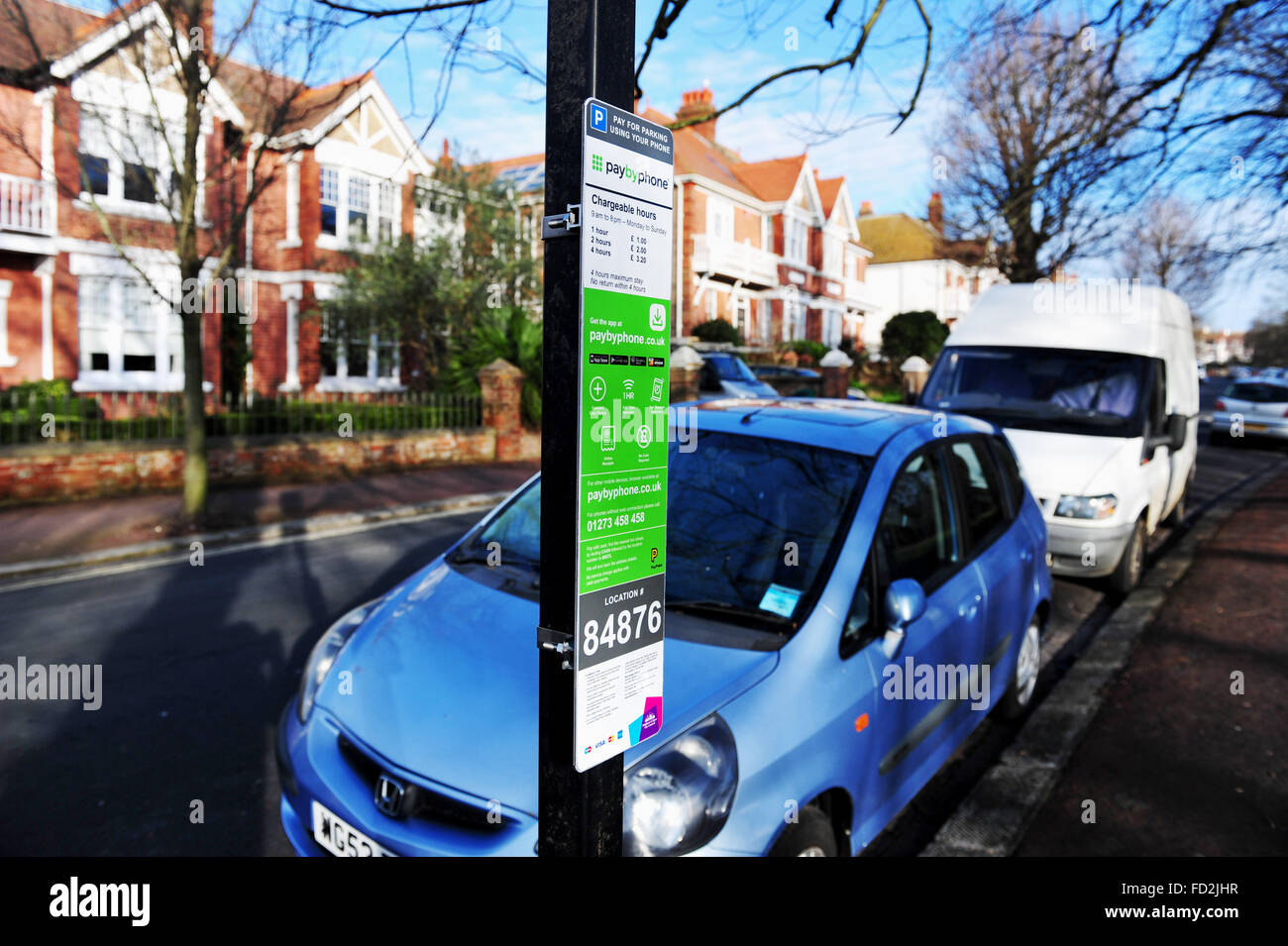 Nuovo PaybyPhone street car parking charges sign in Brighton e Hove Regno Unito Foto Stock