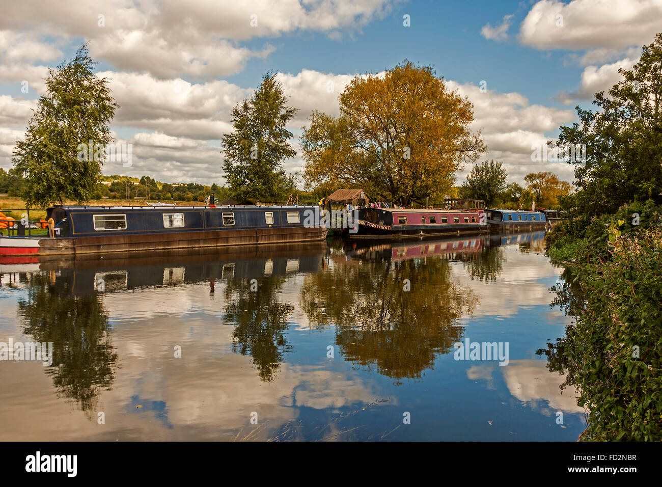 Barche a Kennet and Avon Canal Berkshire REGNO UNITO Foto Stock