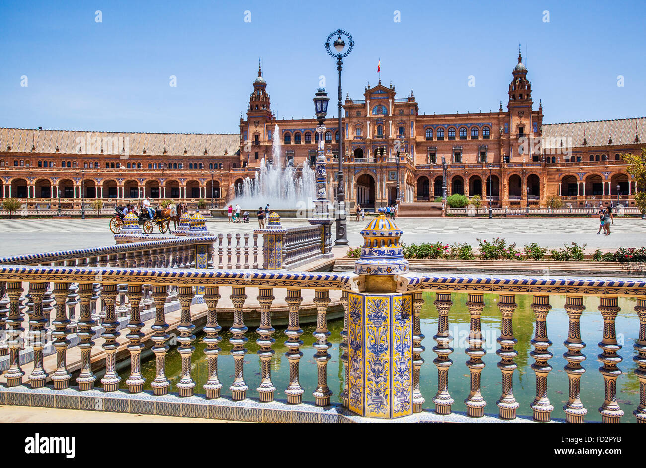 Spagna, Andalusia, provincia di Siviglia, Siviglia, Plaza de Espana, edificio centrale del Ibero-America Ostensione del 1929 Foto Stock
