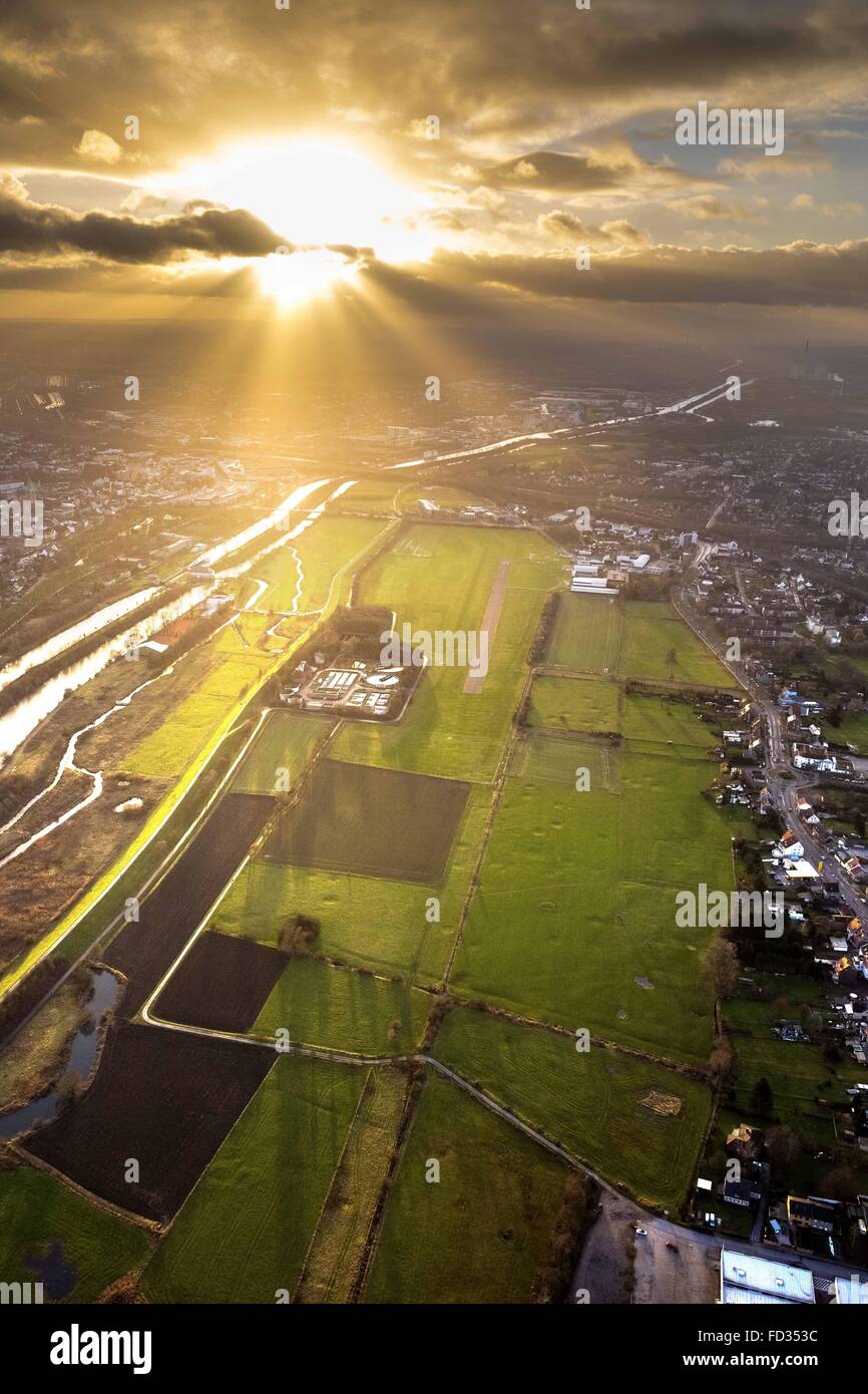 Vista aerea, airfield Hamm in serata sun, tramonto, Hamm, speciale airfield, EDLT, airfield, Ruhr,, Renania settentrionale-Vestfalia, Foto Stock