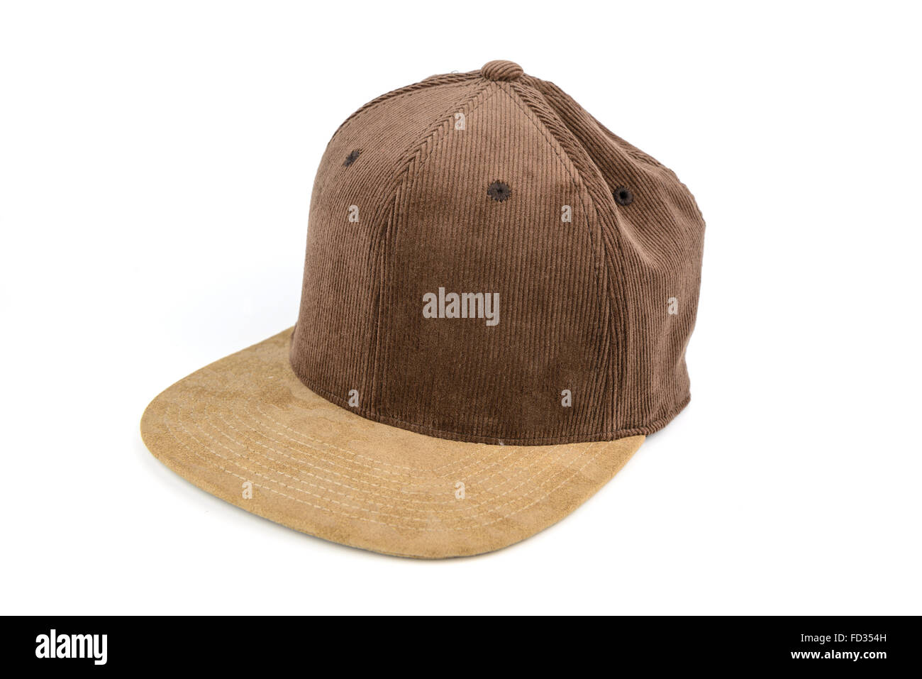 Accessori per gli uomini, marrone ondulato cappuccio snapback, piatto orlo, isolato sfondo bianco Foto Stock
