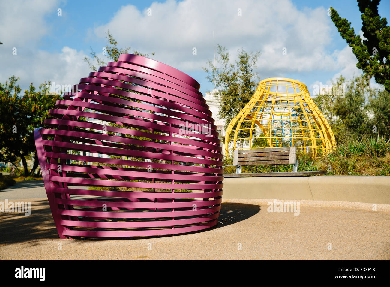 Riproduzione artistica strutture in Tongva Park. Santa Monica, California. Foto Stock