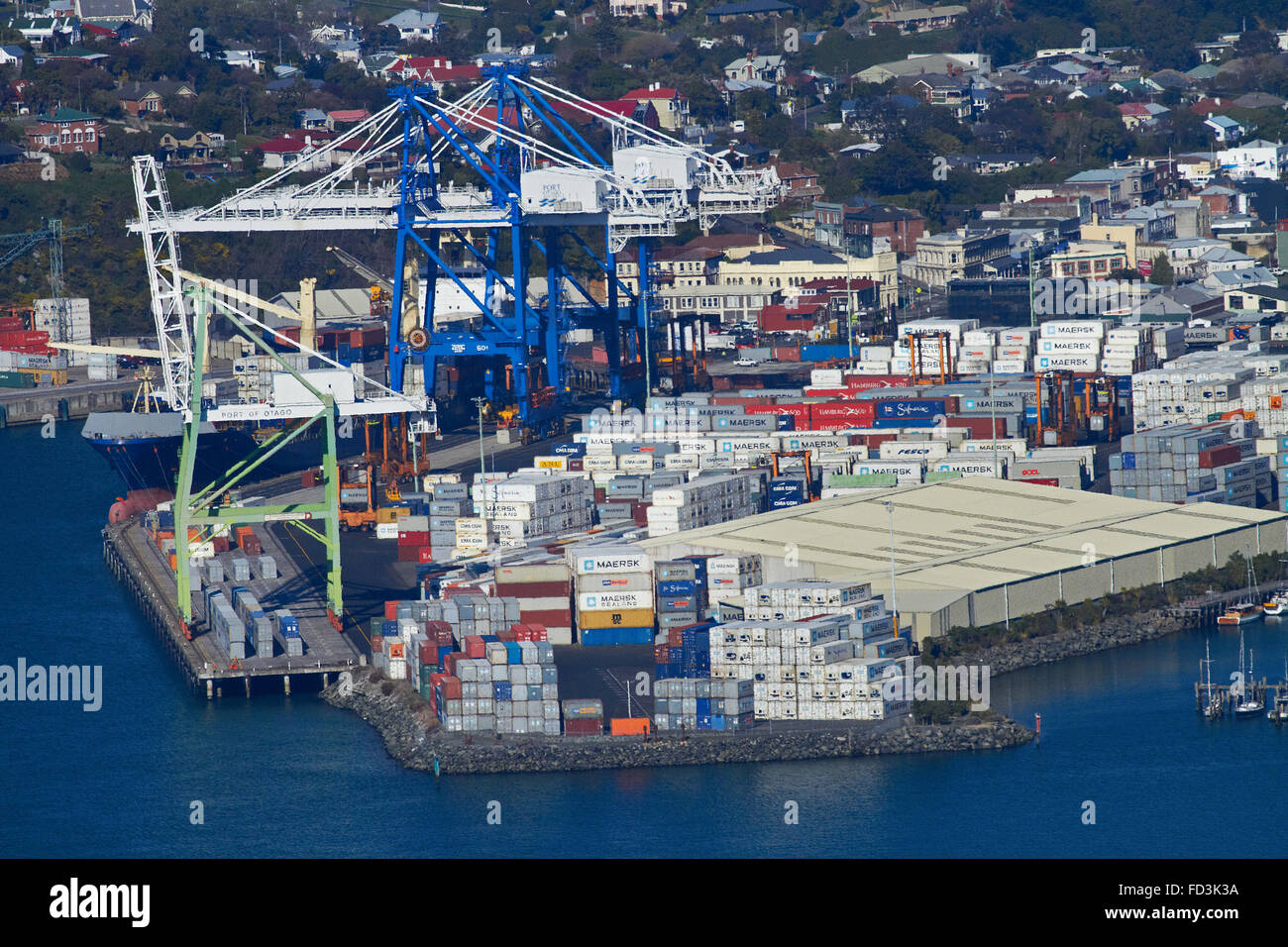 Port Chalmers contenitore Wharf, e Otago Harbour, Dunedin, Otago, Isola del Sud, Nuova Zelanda Foto Stock