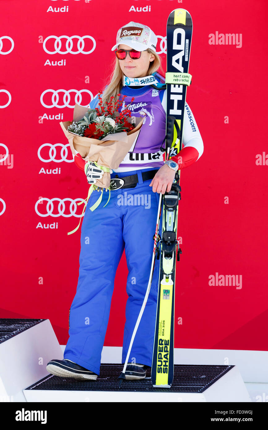 Cortina d'Ampezzo, Italia 23 gennaio 2016. GUT Lara prende il terzo posto durante la Audi FIS Coppa del Mondo di Sci Alpino Femminile in discesa Foto Stock