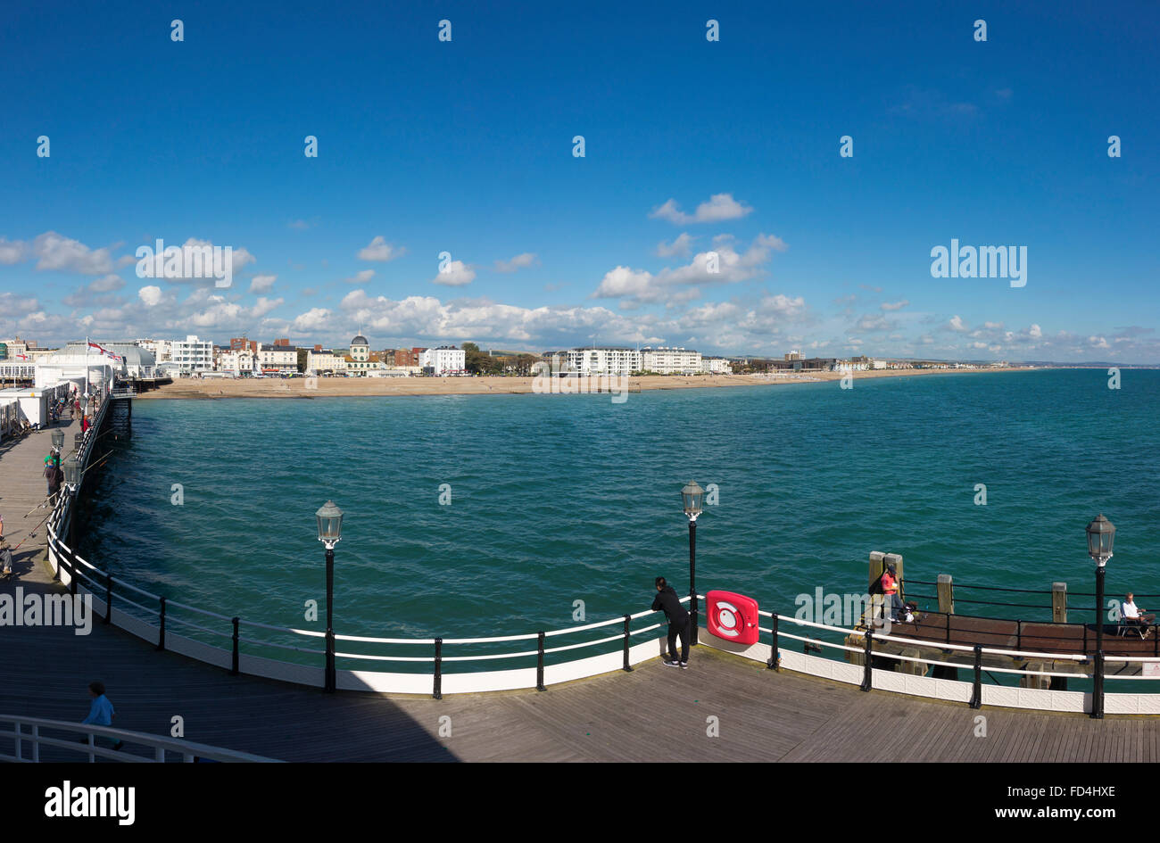 Worthing fronte mare ad est vista dal molo Foto Stock