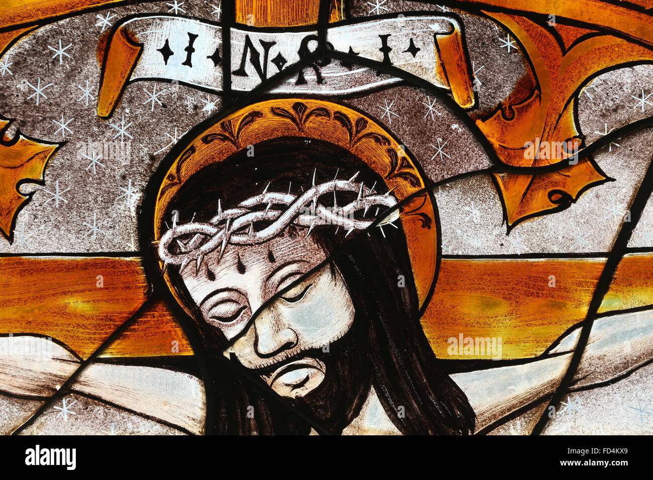 L'Ariana. Museo Svizzero per ceramica e vetro. Gesù sulla croce con la corona di spine. Foto Stock