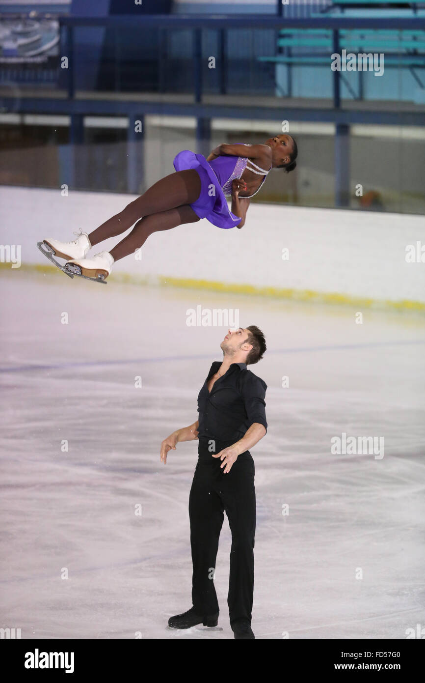 La figura pattinare serata di gala. Il team francese. Vanessa James e Morgan Cipres. Saint-Gervais les Bains. La Francia. Foto Stock